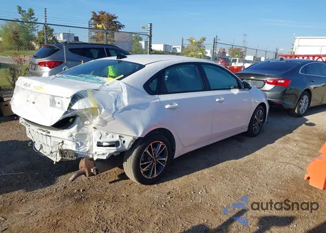 2024 Kia Forte Lxs z USA, uszkodzony, nr VIN 3KPF24AD0RE703227